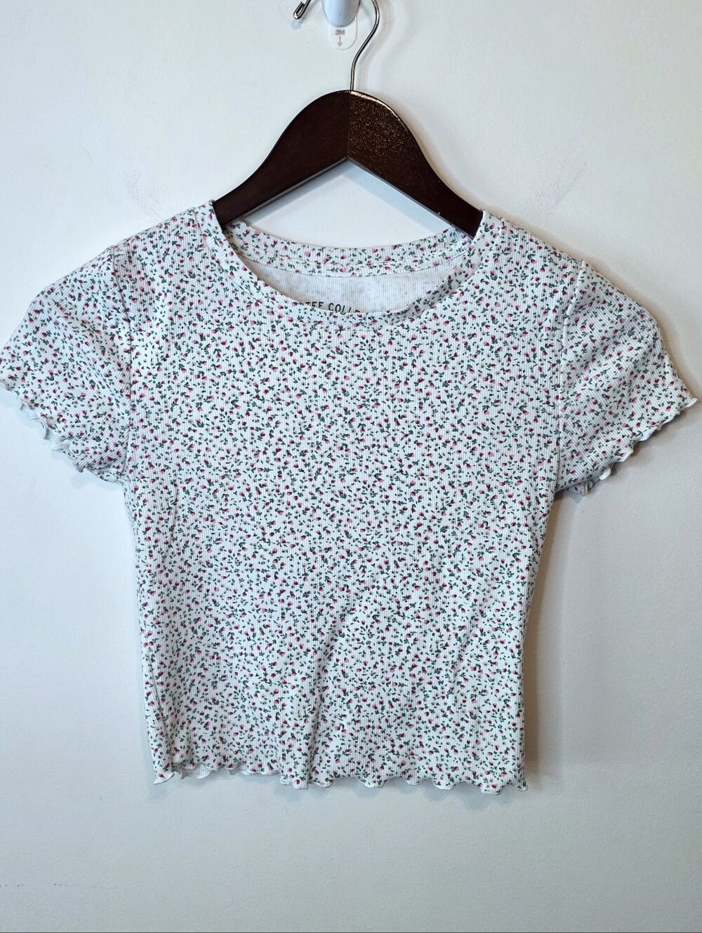 Aeropostale Floral Ribbed Cropped Shrunken Baby Tee Lettuce Hem Size Small